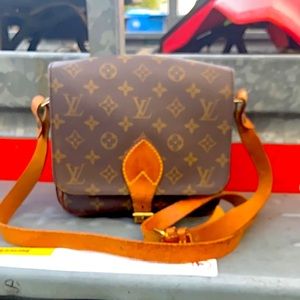 Lv vintage small sling monogram print